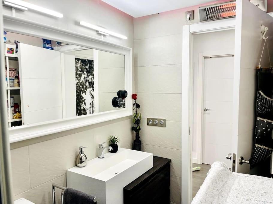 Nuevo!! Apartamento Lujo&Confort. Parking เซบีญา ภายนอก รูปภาพ