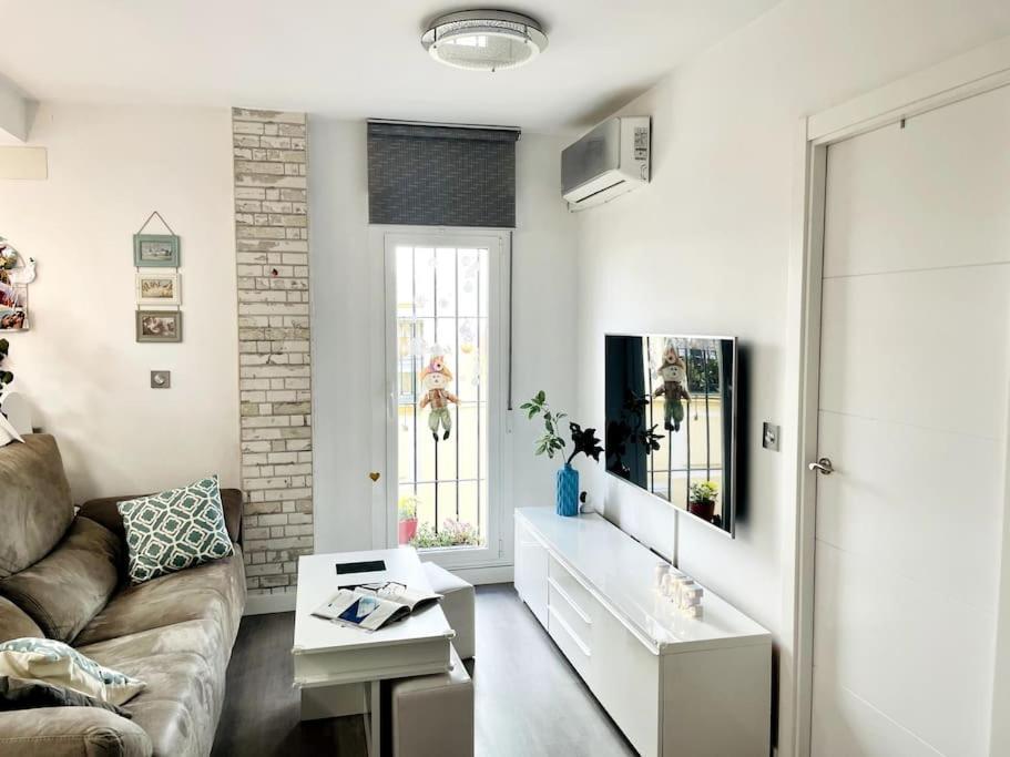 Nuevo!! Apartamento Lujo&Confort. Parking เซบีญา ภายนอก รูปภาพ